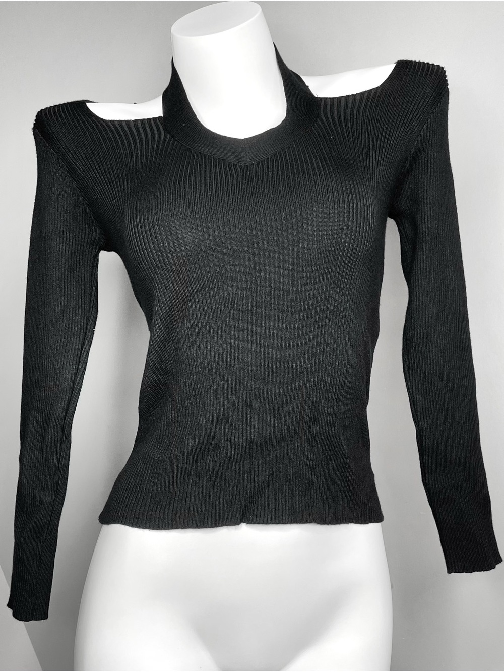 Black Cutout Halter Neck Ribbed Sweater